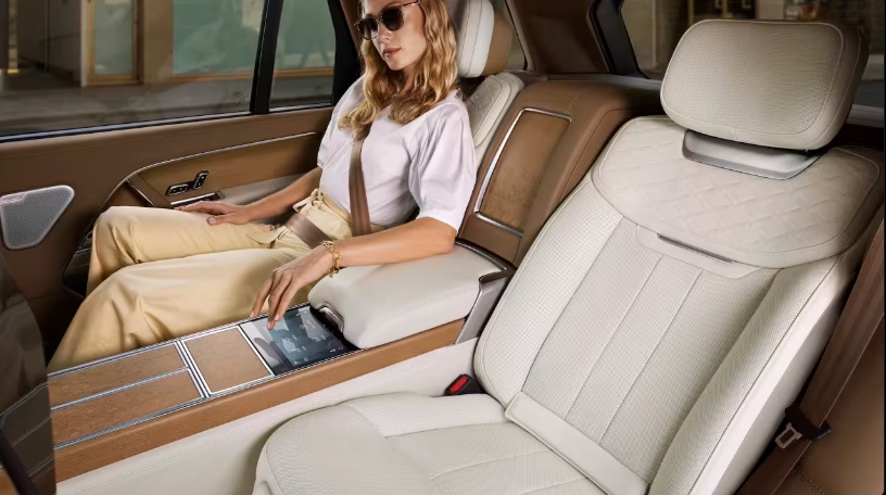 Boom di Auto di Lusso: Gli Americani Acquistano un Numero Record di Veicoli Oltre &dollar;100.000